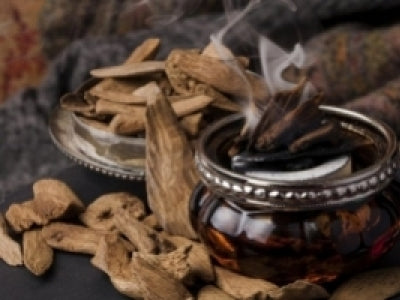 LE BOIS DE OUD, UNE SENTEUR ORIENTALE